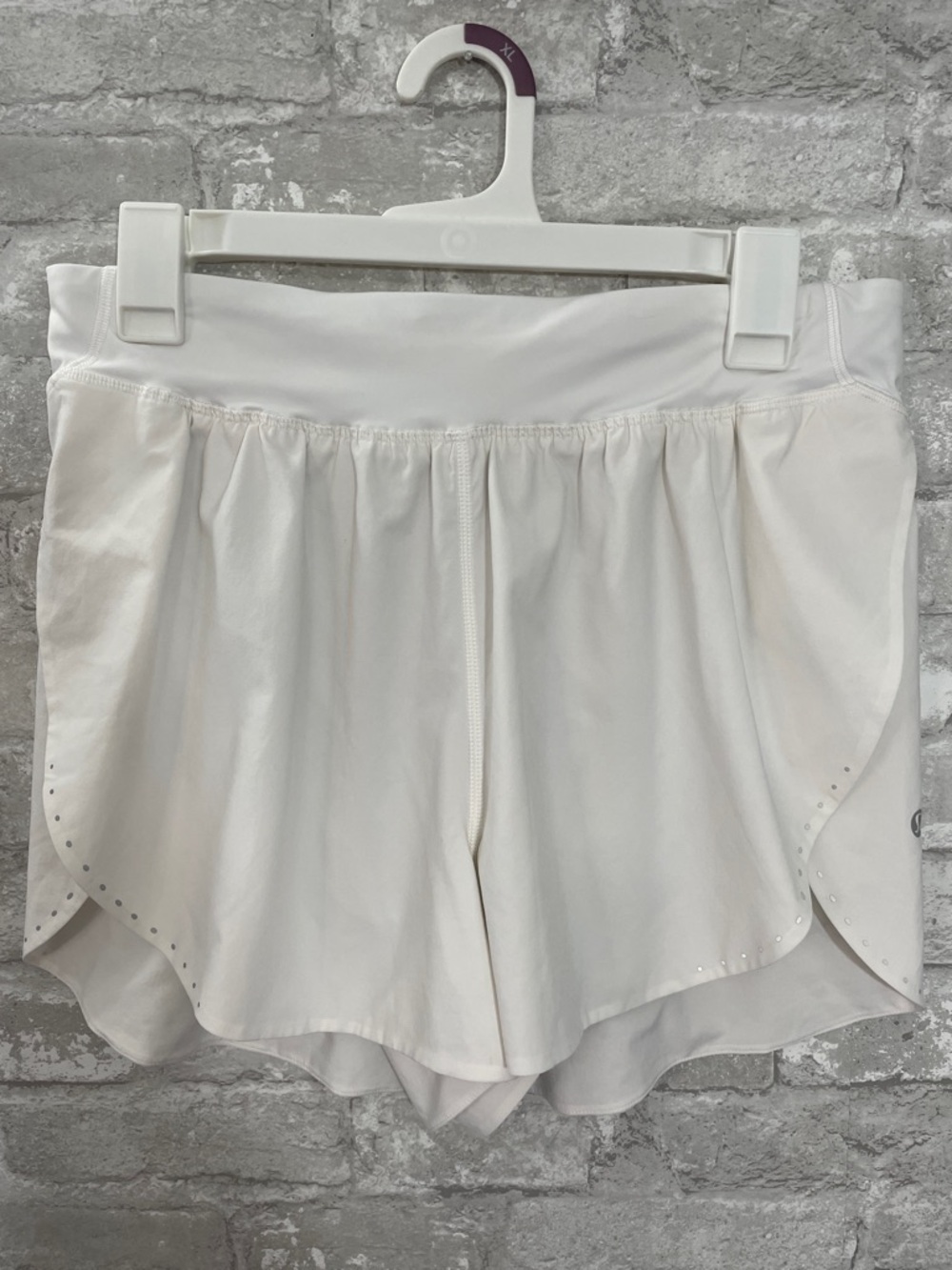 Lululemon Fast and Free Reflective High-Rise Classic-Fit Short 3"
White